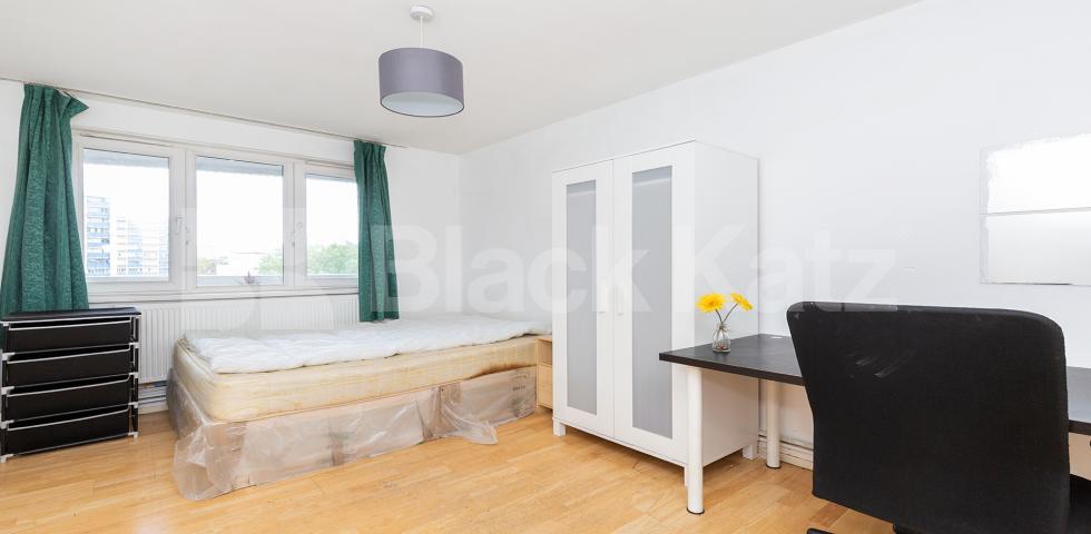 			3 Bedroom, 1 bath, 1 reception Apartment			 Skinner Street , CLARKENWELL EC1